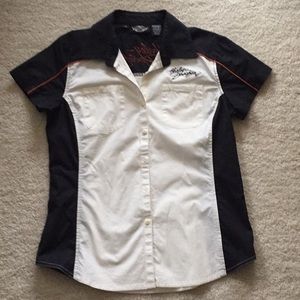 Woman’s Harley Davidson garage shirt